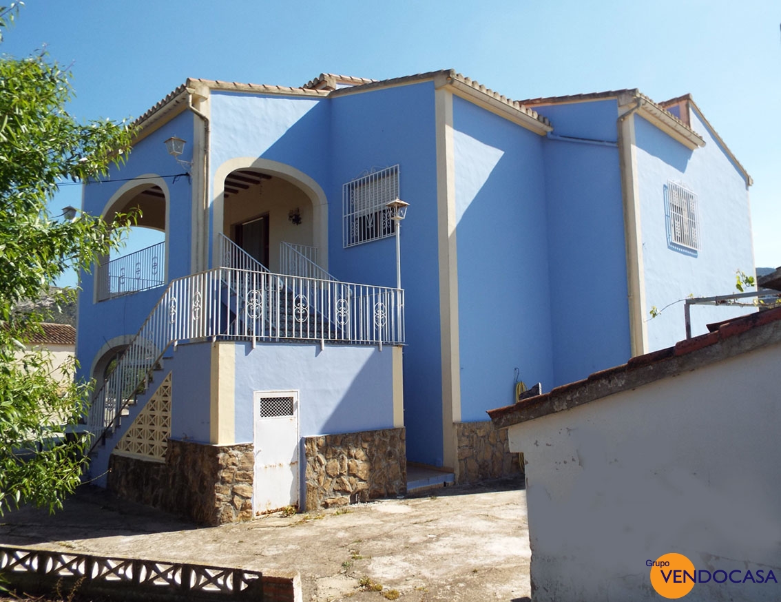 Nice well kept country villa in Pedreguer at a good price title=