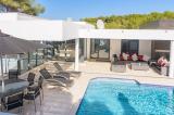 Beautifull Ibiza style on level villa