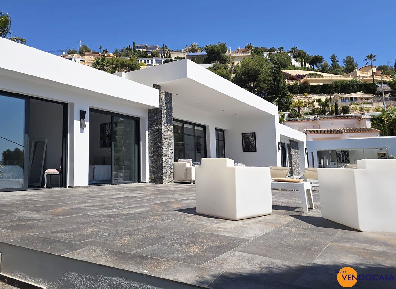 Luxury Modern villa with seaview