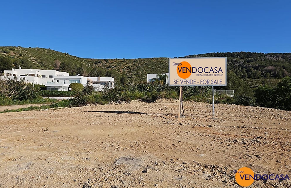 Nice flat building plot at Benitachell