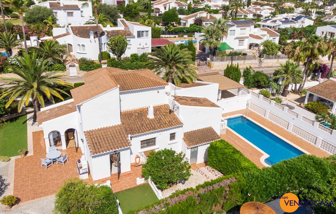 Charming 4 bedroom villa at pinosol