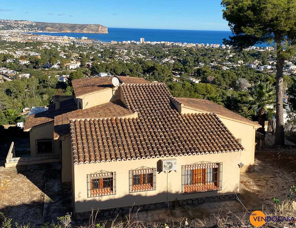 Unique located seaview villa in Javea