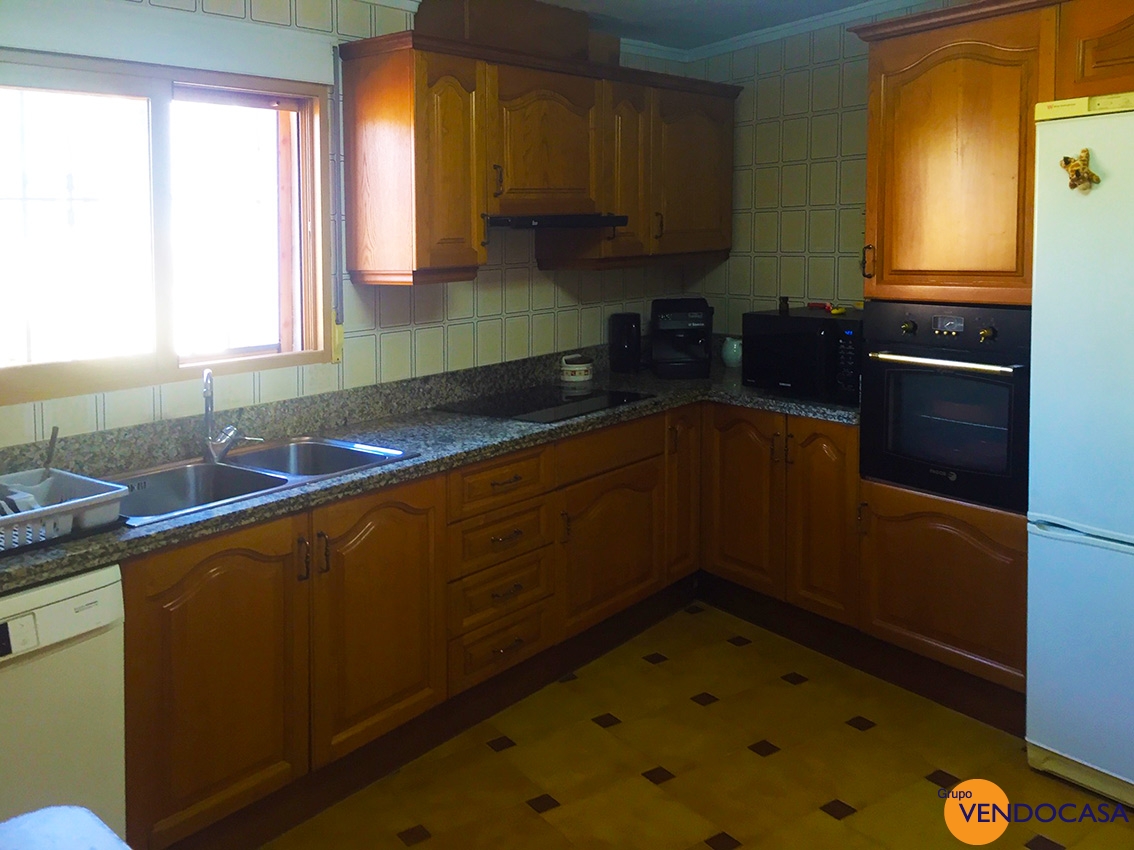 Cute country house with large plot in Javea