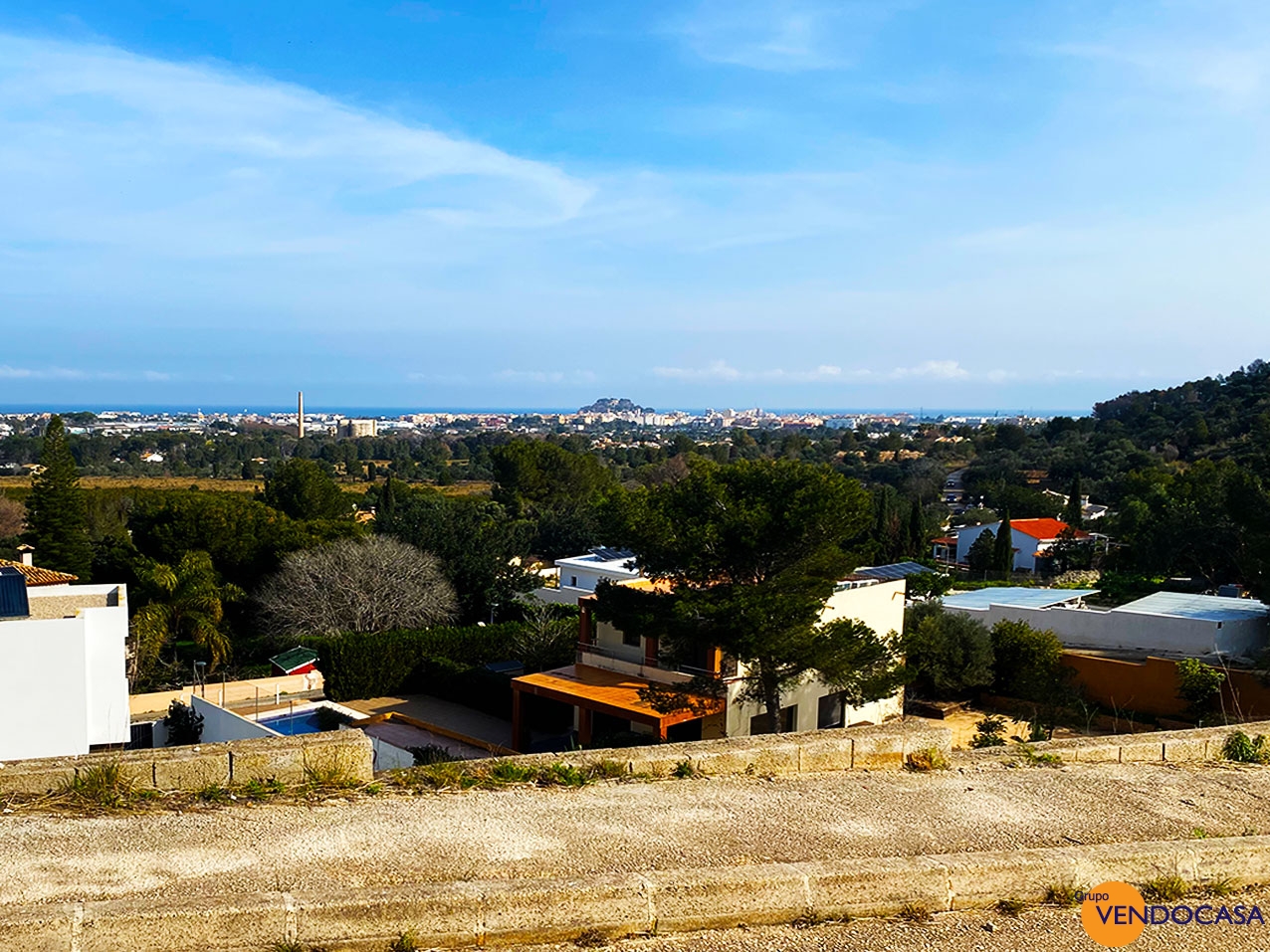 Plots with panoramic sea view in Denia