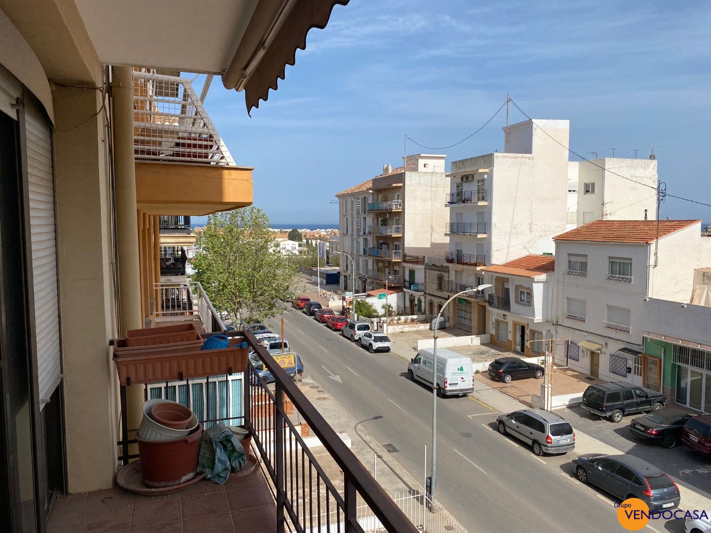 Large apartment with seaview title=